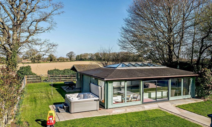 Fakenham Casa | Victoria Cottage - Wensum Retreats