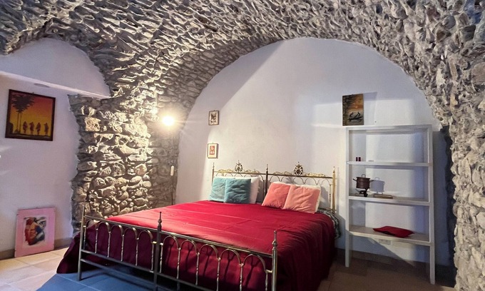 Rocchetta Nervina Casa | Victoria House - Fully equipped stone house