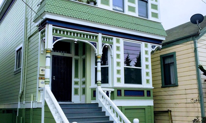 Prescott Condominio | West Oakland Victorian 1 cuadra de BART, 1 parada de SF, por Jack London Square