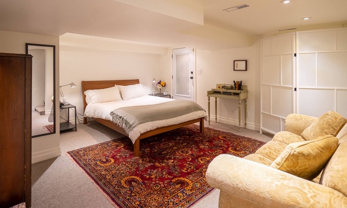 Trinity - Bellwoods Casa | Victorian Charm Meets Modern Luxury 4-Bedroom Trinity Bellwoods Haven Awaits!