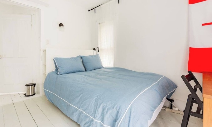 West Kill Casa | Victorian Charm meets Modern Luxury: Combined Houses with 6 Bedrooms, Sleeps 11