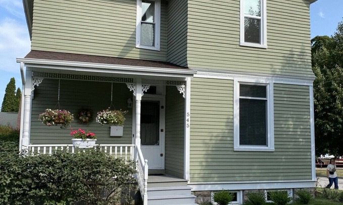 Manistee Casa | Victorian Haven in Manistee 1 Mile to Lake Michigan