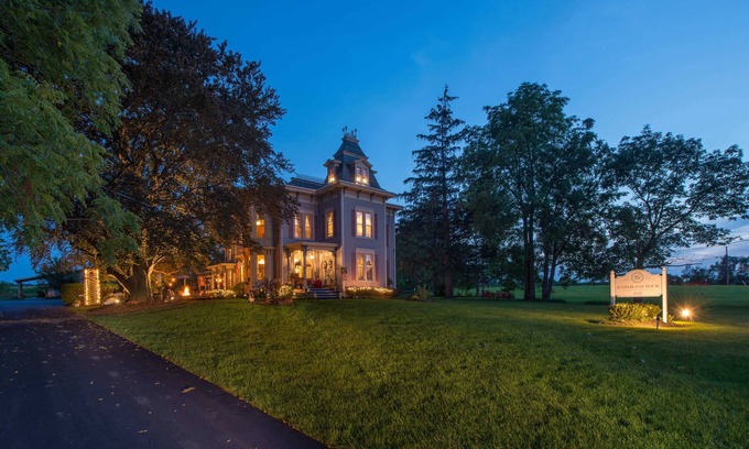Canandaigua Casa | Victorian Mansion! Minutes from Canandaigua Lake!