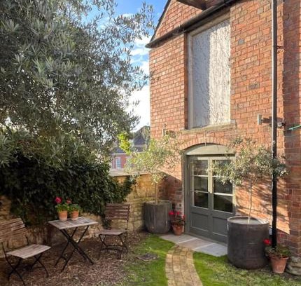 Stamford Apartamento | Victorian Red Brick Barn in the Heart of Stamford