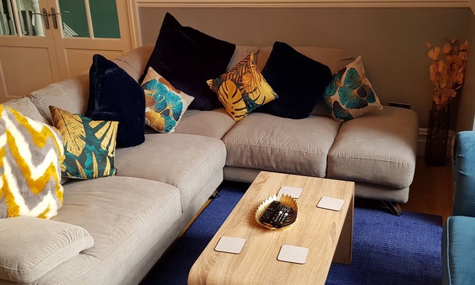 Leeds Casa | Victorian Semi with bags of Character