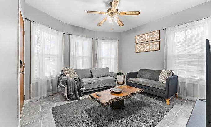 New Bedford Apartamento | Vida Comfy Inn Modern 3BR- 8 mins to downtown
