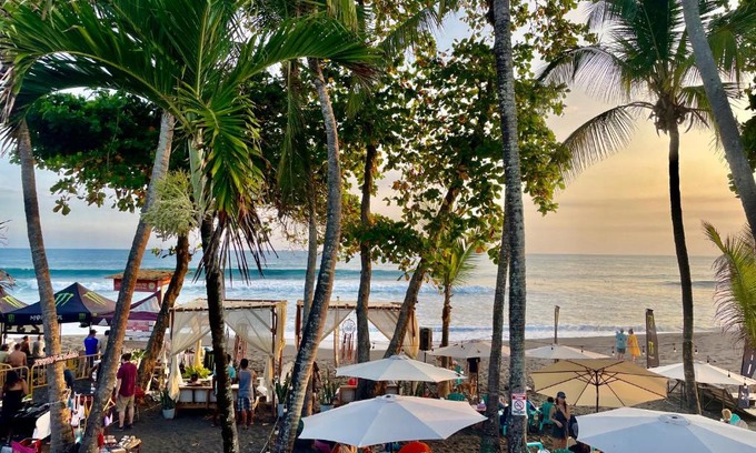 Playa Hermosa Cama Y Desayuno | Vida Hermosa