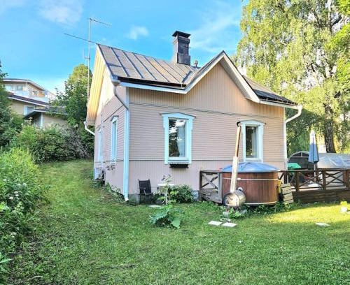 Hameenlinna Apartamento | Viehättävä boheemi puutalo