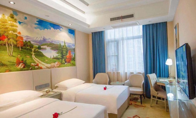 Wolong District Hotel | Vienna Hotel Nanyang People Road