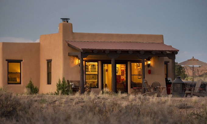 Abiquiu Casa | Viento del Rio - Abiquiu Casita W/Private Hot Tub