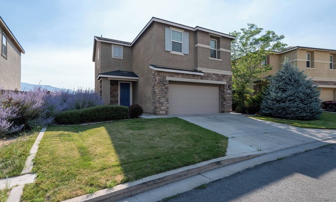 Northwest Reno Casa | View-Filled Four Bedroom Family Retreat