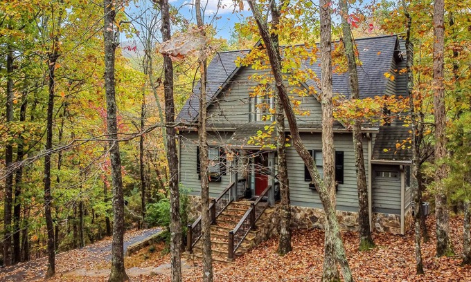 Big Canoe Cabina | View from the Canoe | Resort Access, Views & Games
