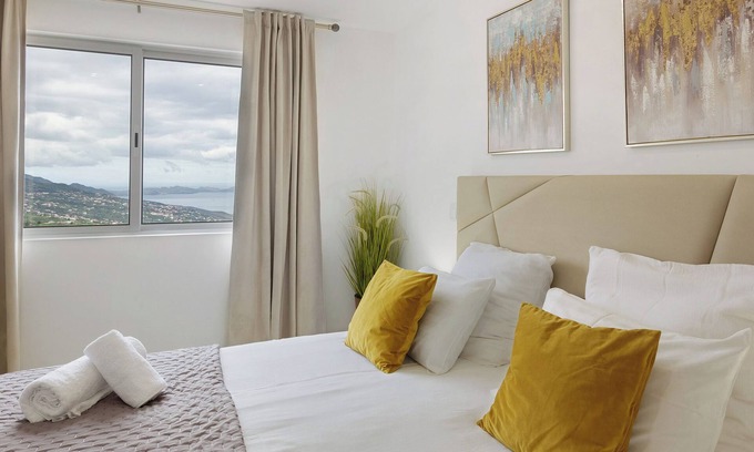 Gaula Apartamento | Habitación 'View Suite' con vistas a la montaña, Wi-Fi y aire acondicionado