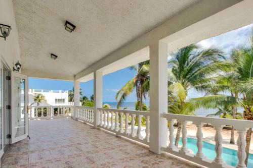 Boca Ciega Casa | View the Blue -Upper Level -Gold Standard Certified