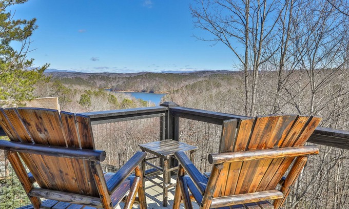 Ellijay Casa | View-tiful Getaway! Hot-tub, Firepit, Dog-friendly with fenced yard!
