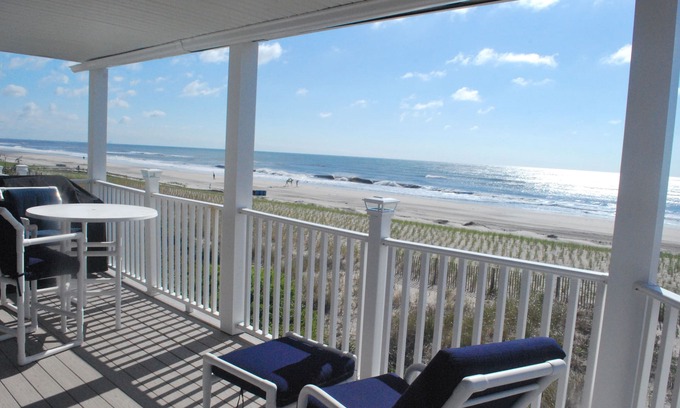 Townsend's Inlet Casa | ¡Puntos de vista! Casa frente al mar familiar con vistas al mar de 180 grados.