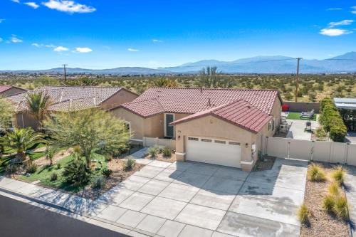 Desert Hot Springs Casa | Views, Gameroom, Saltwater Pool & Hot tub, Firepit by MariamsBnb