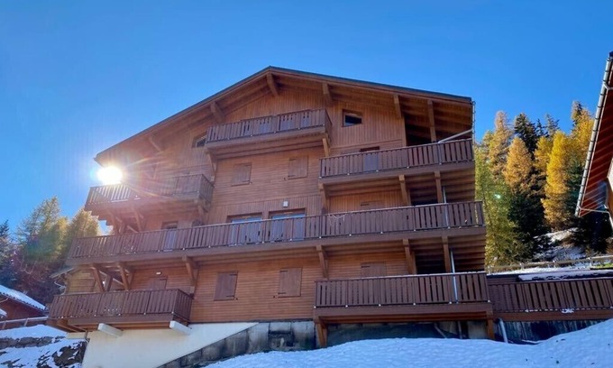 La Roche Apartamento | espaciosas 3 habitaciones 2 baños, wi-fi GRATUITO, vista a la montaña, cerca de las pistas, en la ruta del autobús