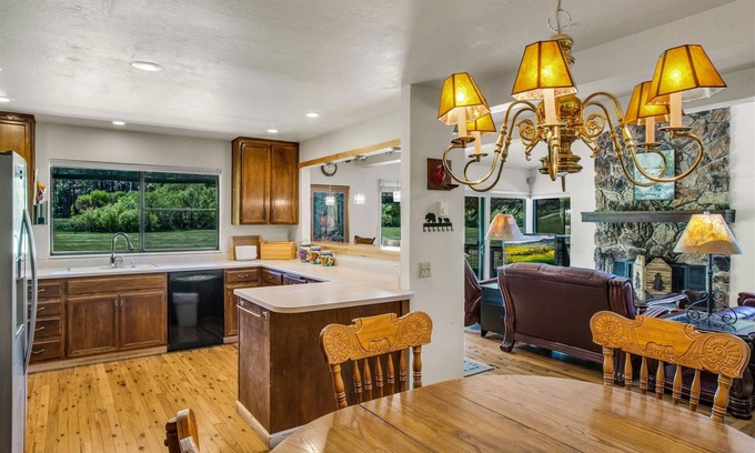 Plumas Eureka Estates Casa | Views of the 8th Fairway at Plumas Pines Golf Resort - 8 Aspen Circle