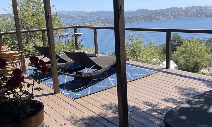 Kelseyville Casa | VIEWS!!!, private deck, hot tub, pool, private boat launch