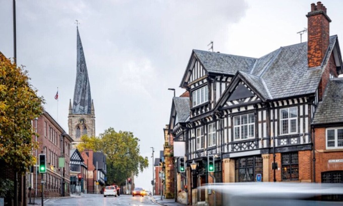 Chesterfield Casa | Viewtopia House, Chesterfield
