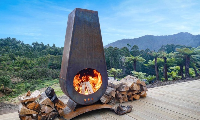 Kaiata Cabina | Viking Hut Odin Set Amid Rainforest w/Hot tub