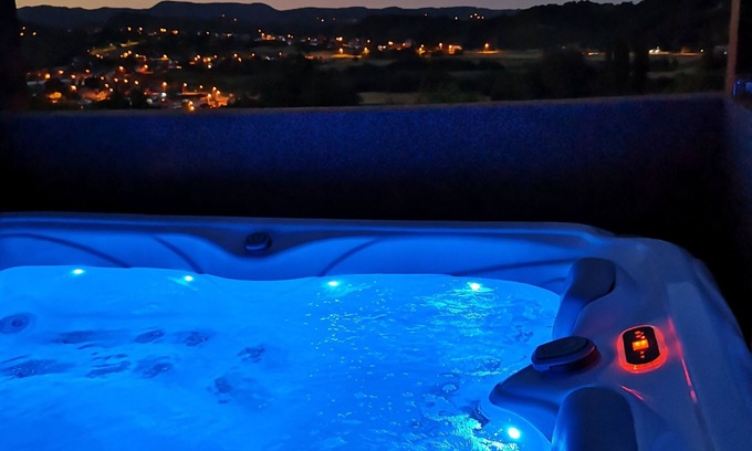 Kraljevec Sesvetski Casa | Viksa with Hot Tub