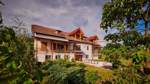 Hateg Casa | Vila Ţara Haţegului