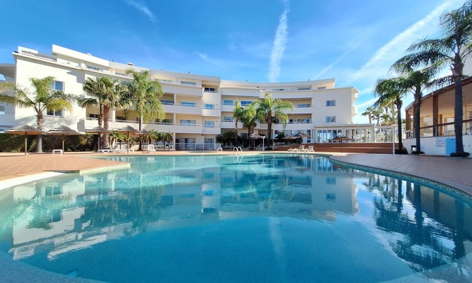 Porto de Mos Apartamento | Vila Apostol - Amazing Studio with Sea View near Porto de Mos Beach in Lagos.
