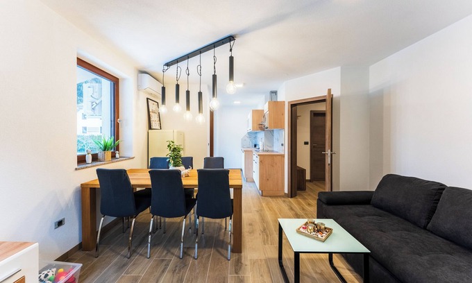 Skofja Loka Apartamento | Vila Hrastnica 1 Apartma Praprot family friendly near Škofja Loka