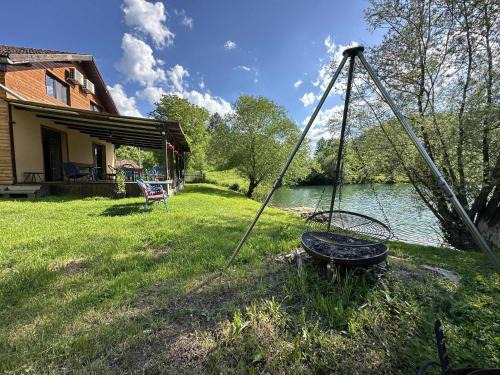 Jezero Casa | Vila kraljice Teute