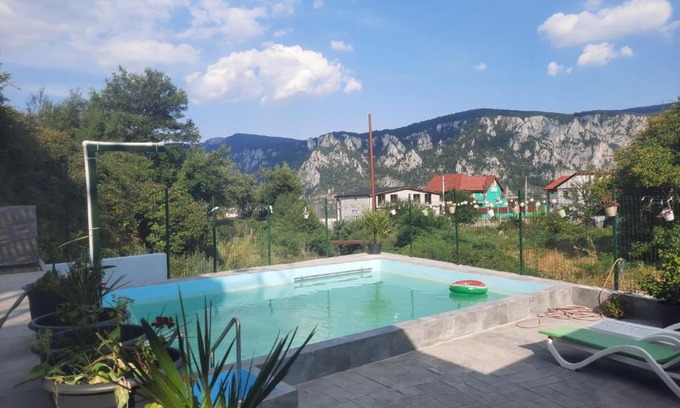 Dubova Casa | Vila Krystal