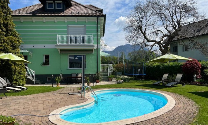 Lesce Apartamento | Vila Lesce with heated outdoor pool