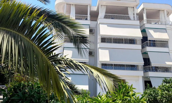 Qafe e Gjashtes Apartamento | Vila Marjana