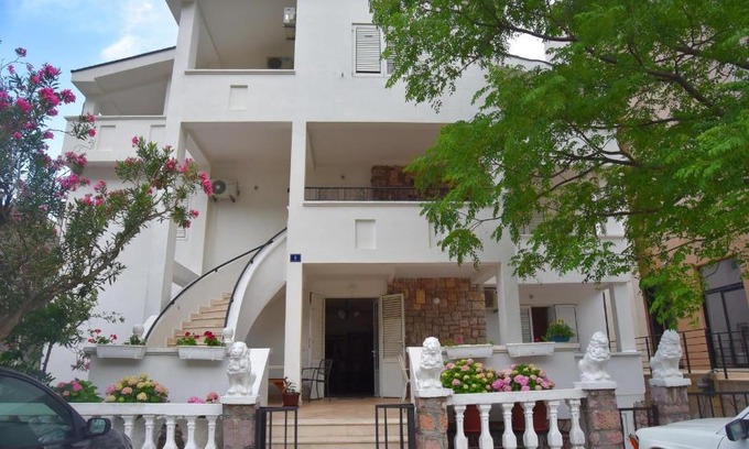 Sutomore Casa | Vila Monte