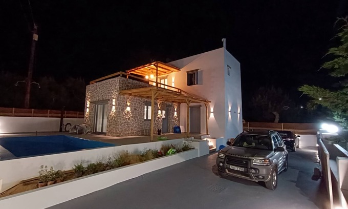 Zefiria Casa | Vilianna Milos