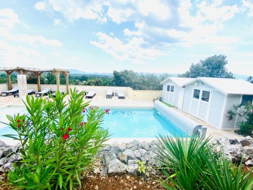 Saint-Maximin-la-Sainte-Baume Casa | Villa Asunda B&B Spa & Sauna, Chambres d'Hôtes