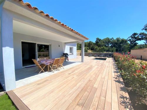 Pinarellu Villa | Villa deux chambres avec piscine chauffee proche des plages