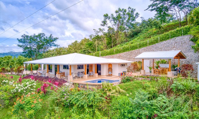 Sámara Casa | Villa 1 - The Retreat at Blue Mountain Farms
