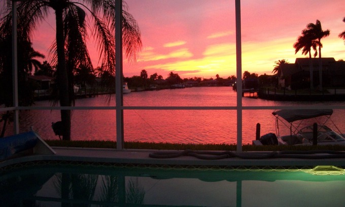 Caloosahatchee Casa | Villa 2 Beautiful Sunsets, Pool, 200' Canal. 52 reviews.