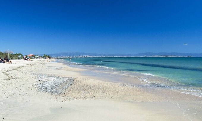 Maddalenedda Casa | Maravillosa casa de madera restaurada por el mar con jardín privado