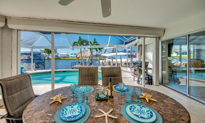 Caloosahatchee Casa | Vistas panorámicas del río y vida de lujo tropical! Tiki Hut, 71 comentarios brillantes