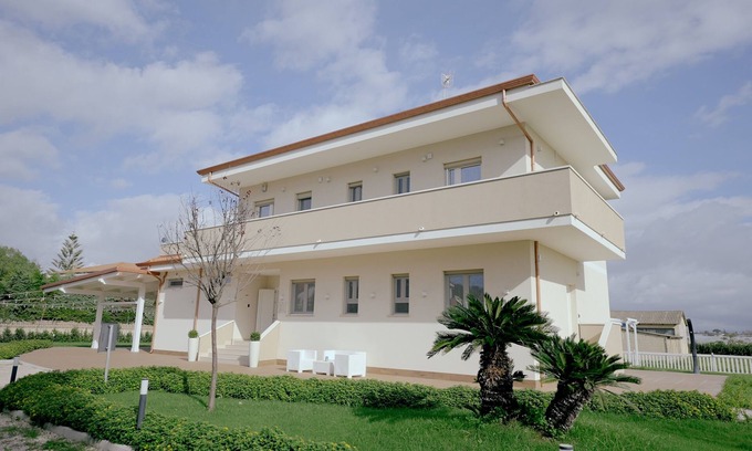 Magazzeno Condominio | Villa 300 m from the sea, ideal for families and events