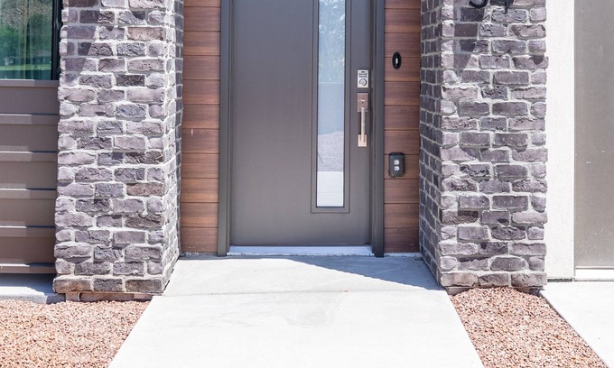 Bloomington Condominio | Villa 34 brand new listing!