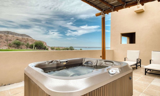 La Paz Apartamento | Villa 3BR Ocean View & Jacuzzi at Colinas