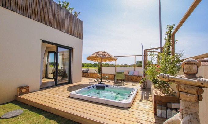 Marseillan Villa | Villa 6 Personnes Avec Spa, Four à Pizza et vue sur les Vignes