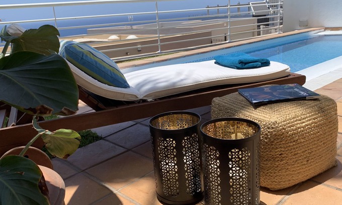 Acoran Villa | Villa Atlántico es un chalet con piscina, con magnificas vistas sobre el mar.