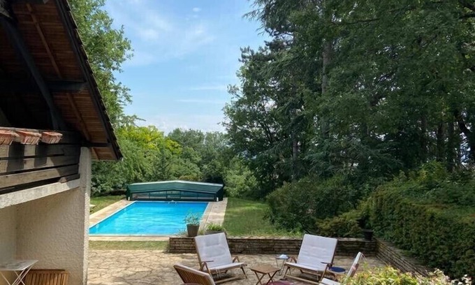 Givry Casa | Villa above vineyards with swimming pool