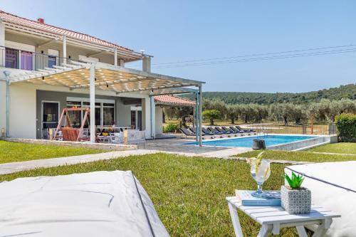 Alikias Casa | Villa Aelia Für 10 Personen In Skopelos