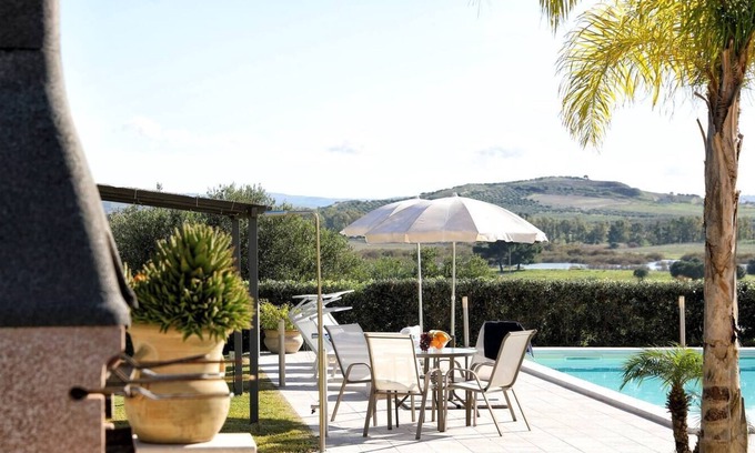Paceco Villa | Villa Agaver con piscina con vista al lago